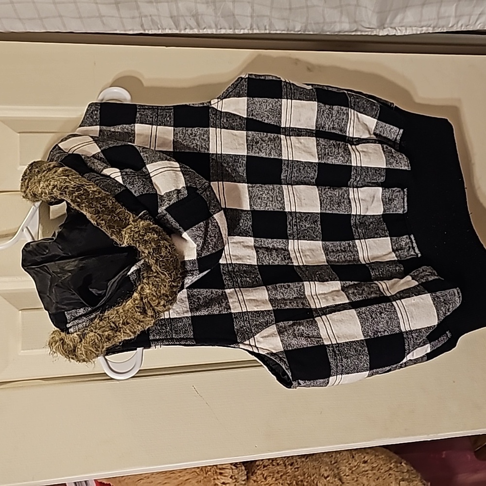 Vest - Picture 2 of 2